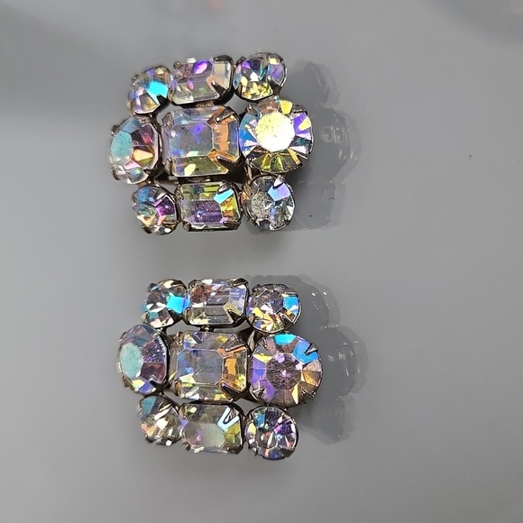 Vintage Crystal Aurora Borealis Clip On Earrings - Picture 6 of 16
